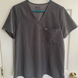 Figs scrub top